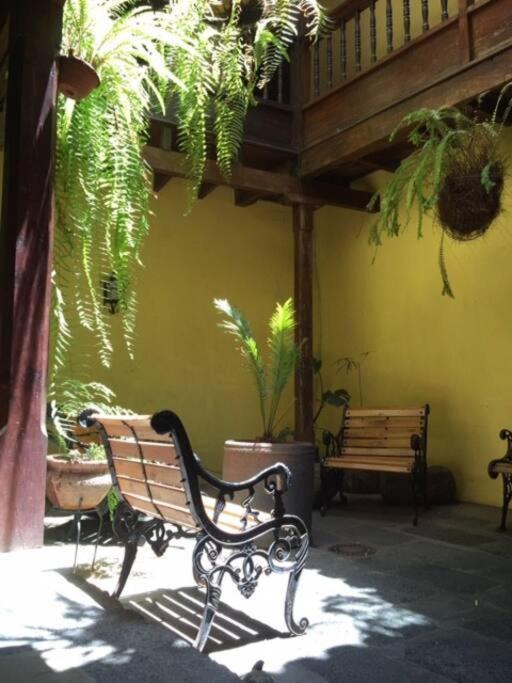 Casa Montanez, Caseron Historico
